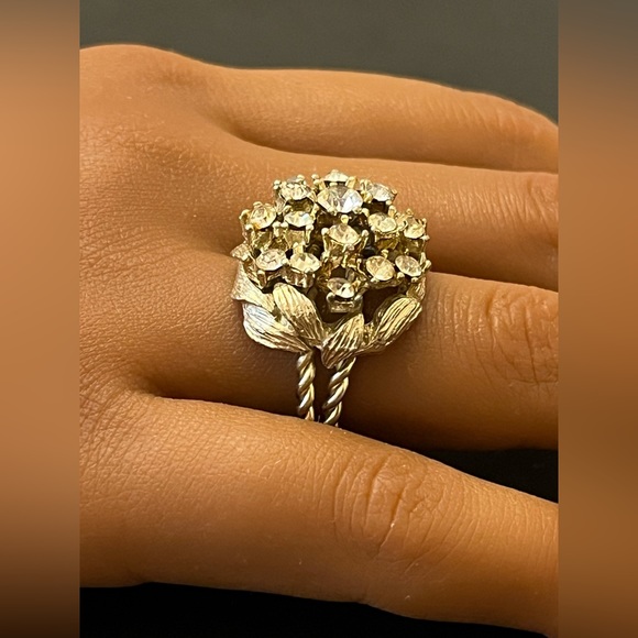 Jewelry - Vintage Rhinestone Cluster Ring
